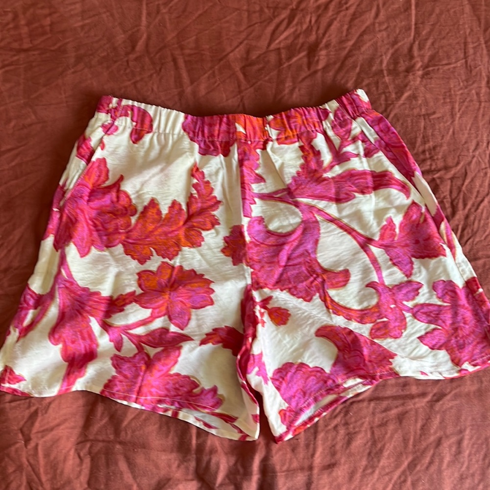 MNG shorts